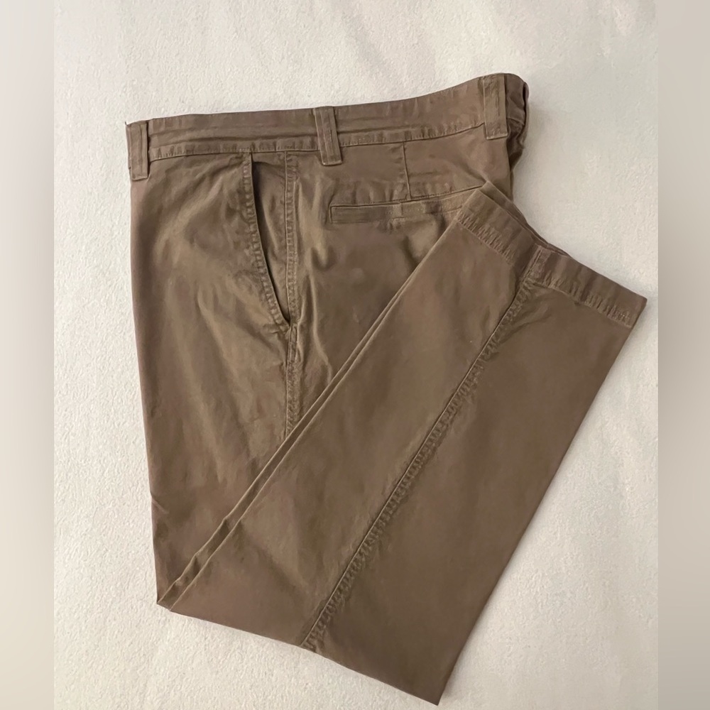 Columbia mens slacks. 38 waist by 30 length. Tan/ beige. 6 pockets - Picture 3 of 9